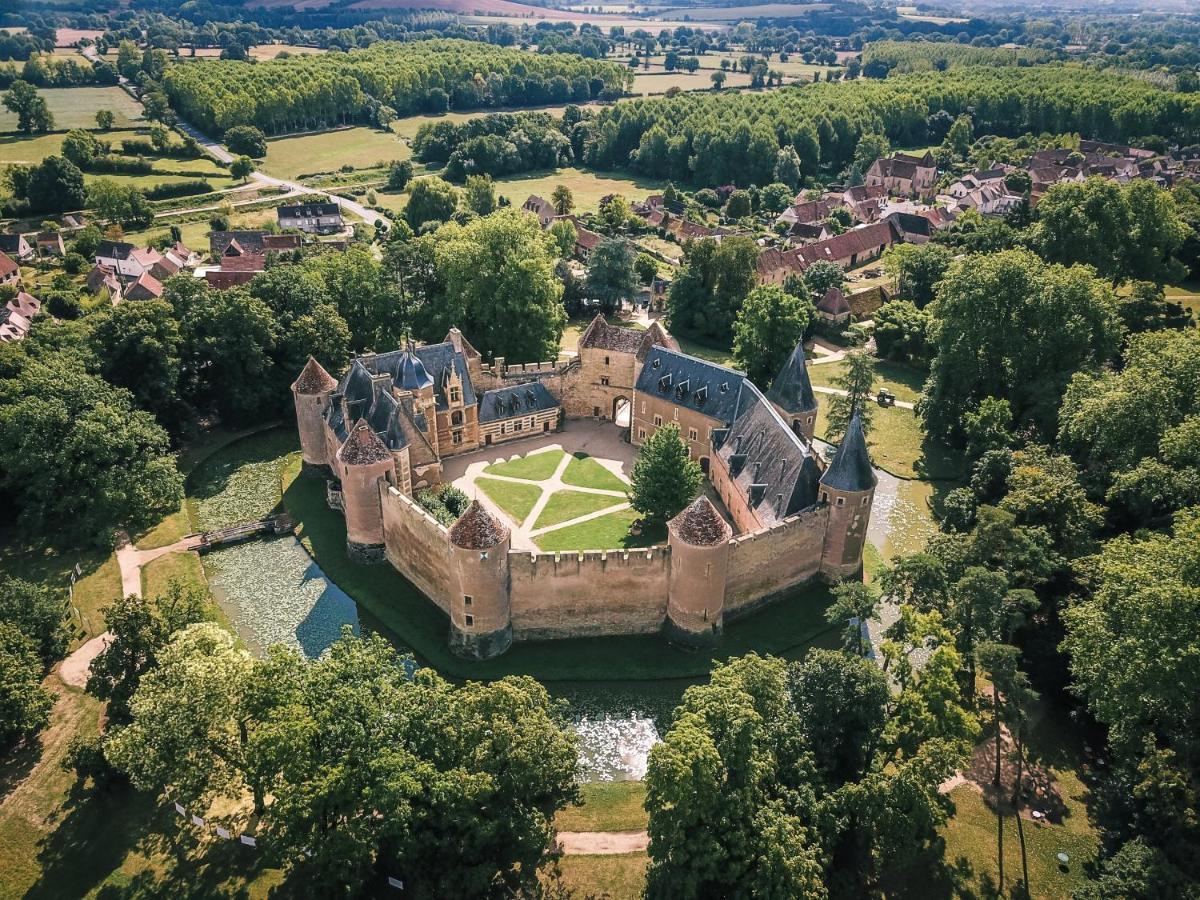Chateau D'Ainay-Le-Vieil Exteriör bild